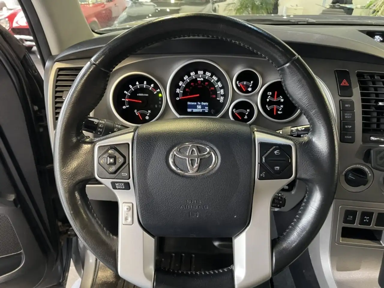 Toyota Sequoia снимка Toyota Sequoia