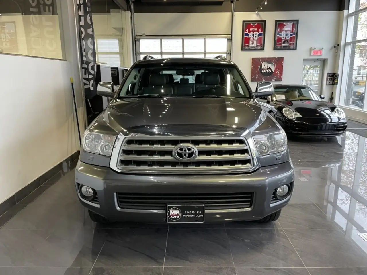 Toyota Sequoia снимка Toyota Sequoia