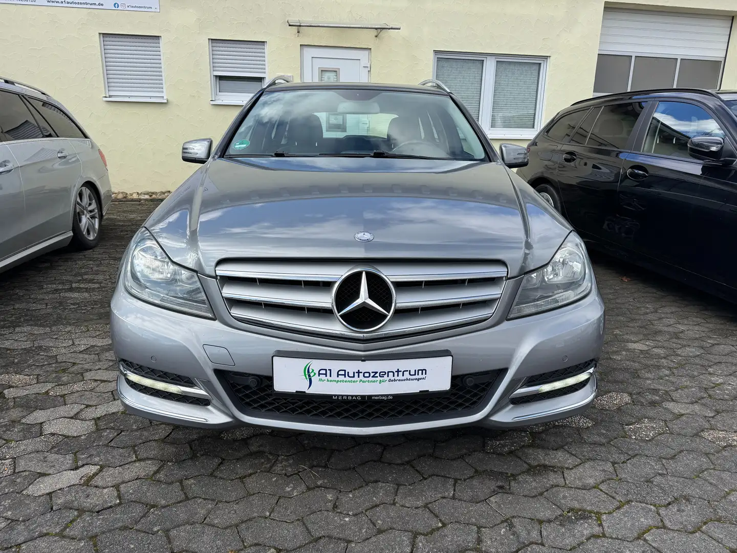 Mercedes-Benz C 200 T 2.1L CDI DPF BlueEF. Avantgarde Navi SHZ AHK Grau - 2