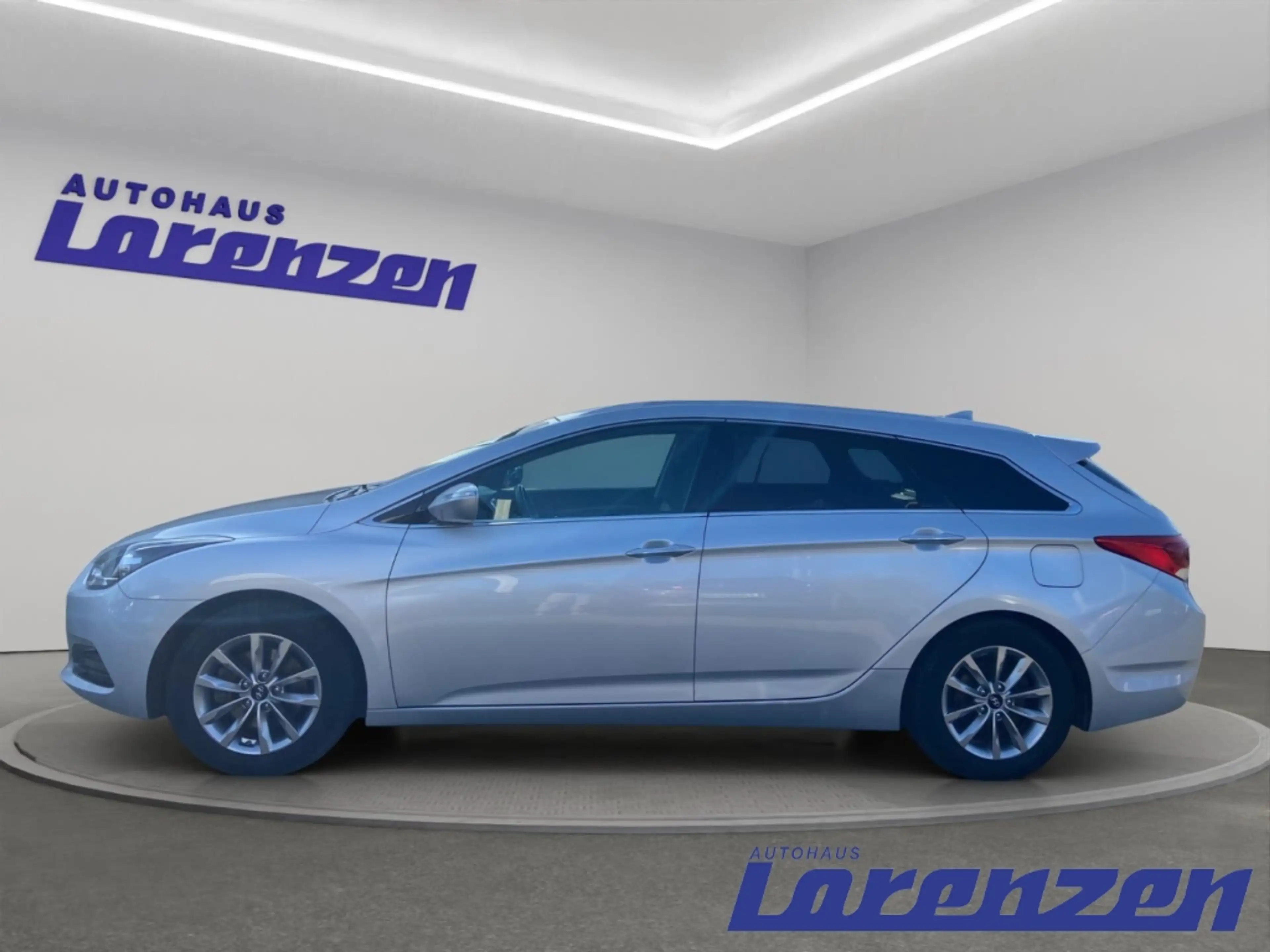 Hyundai i40 blue Trend GDI 1.6 CW M T Navi ACC Android Auto e- — photo 8