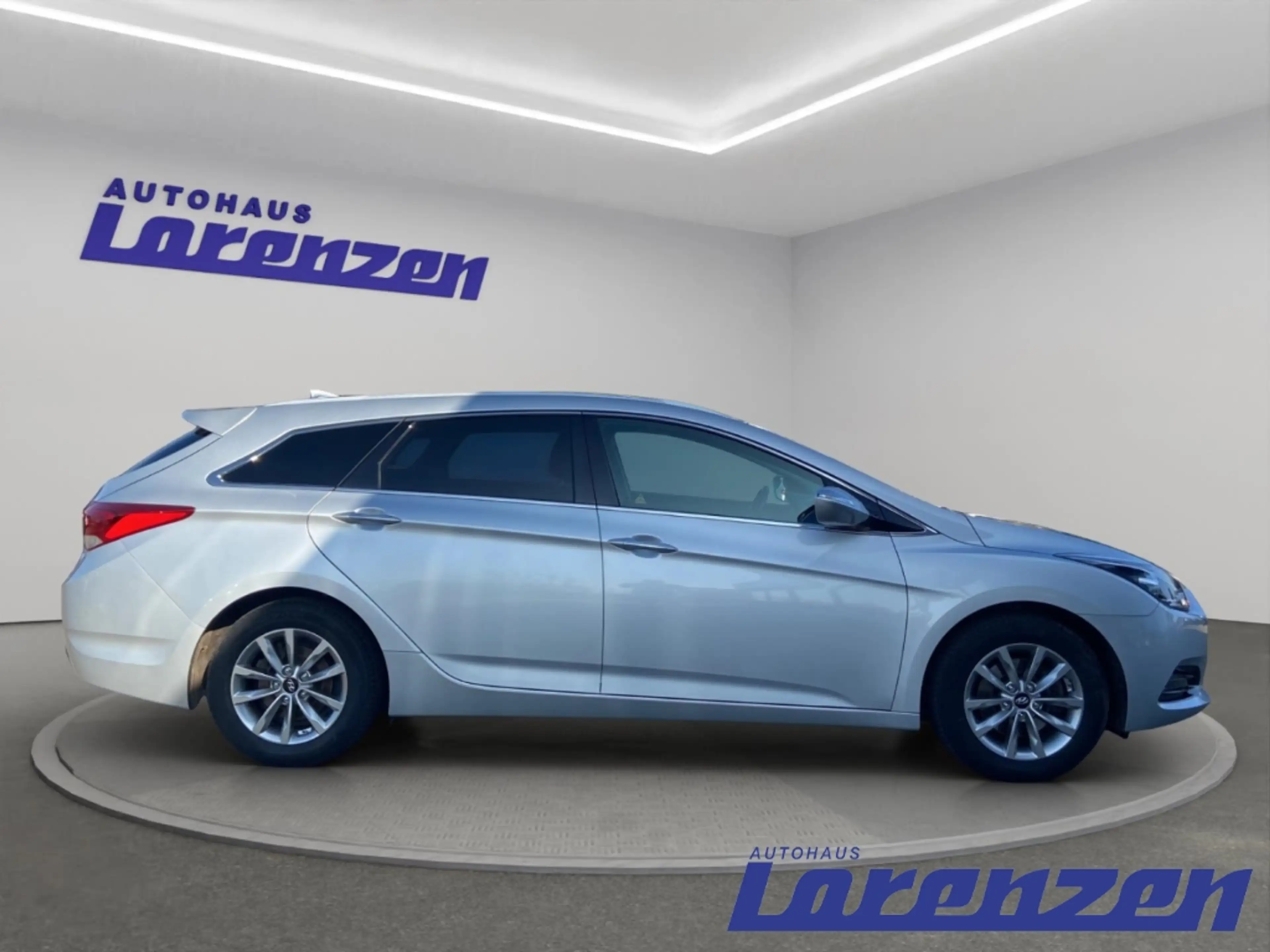 Hyundai i40 blue Trend GDI 1.6 CW M T Navi ACC Android Auto e- — photo 4