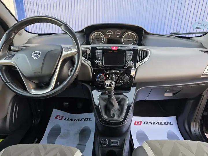 Lancia Ypsilon 1.2 evo II Opening Edition 2016, foto 18