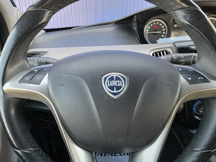 Lancia Ypsilon 1.2 evo II Opening Edition 2016, foto 32