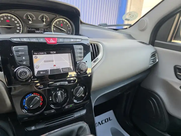 Lancia Ypsilon 1.2 evo II Opening Edition 2016, foto 28