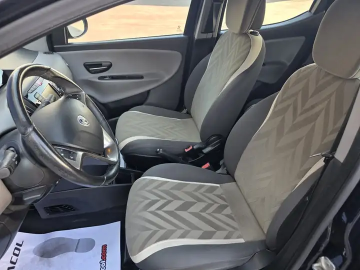 Lancia Ypsilon 1.2 evo II Opening Edition 2016, foto 24