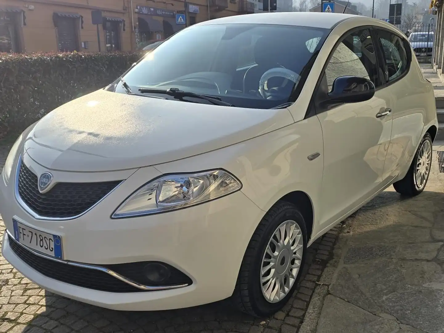 Lancia Ypsilon Ypsilon III 2015 1.2 Gold 69cv-BLUETOOTH-SENSORI Weiß - 2