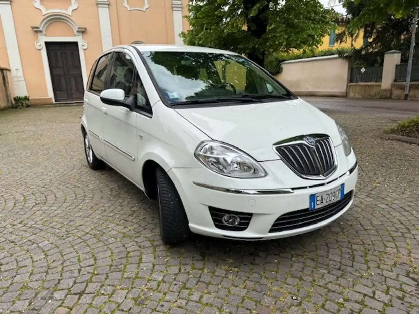 Lancia MUSA Musa II 2007 1.4 16v Oro Plus s Білий - 1