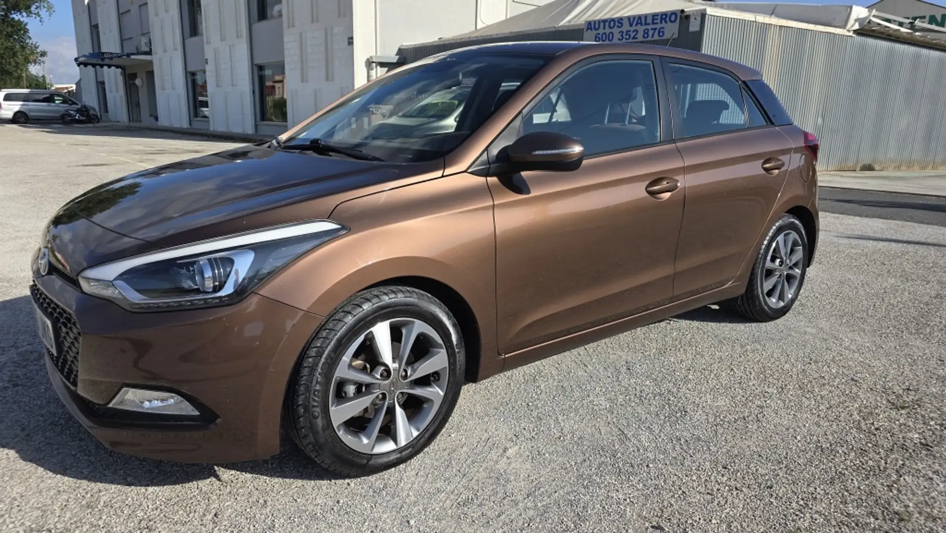 Hyundai i20 1.2 BD Tecno Marrón - 2