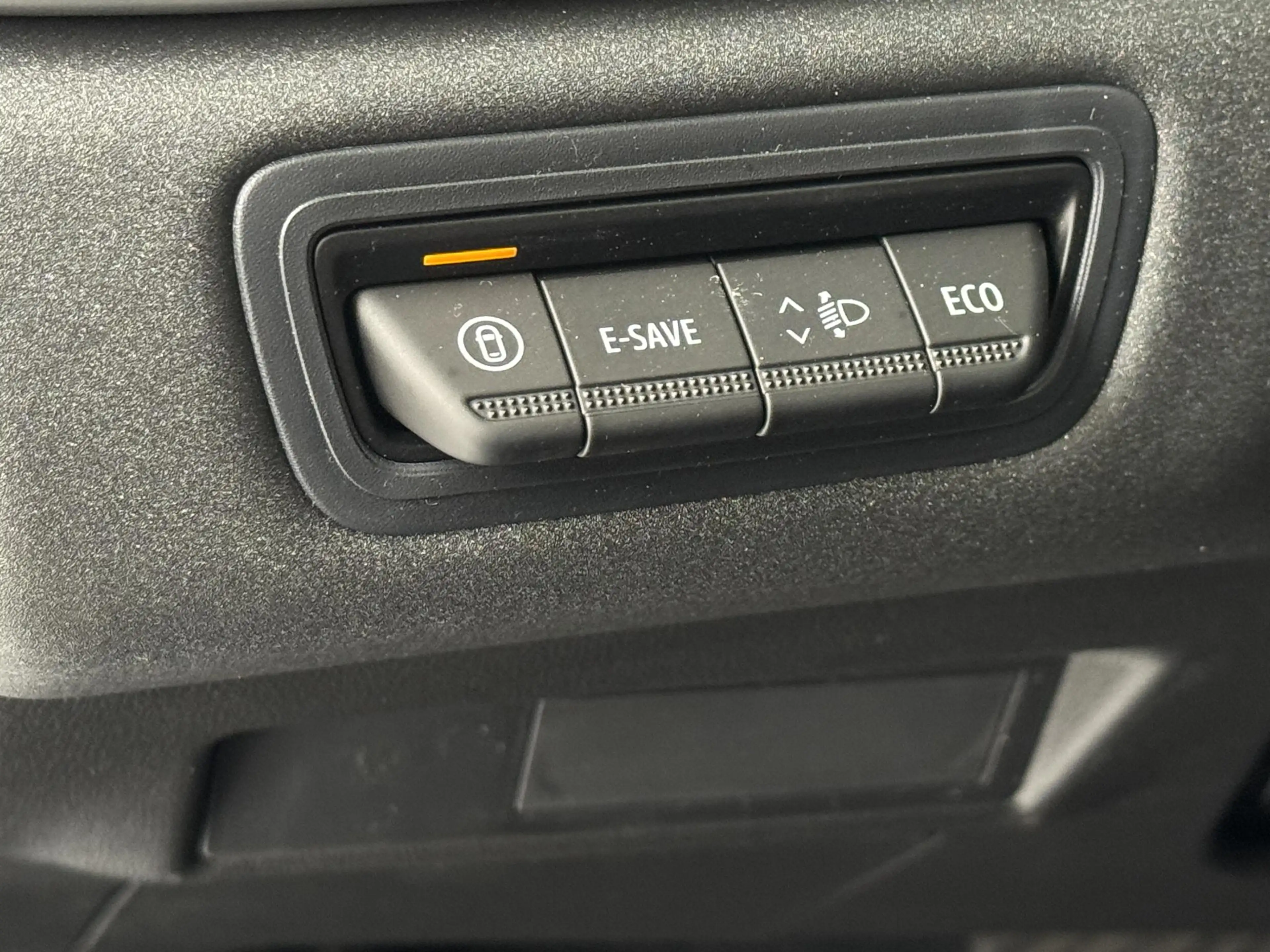 Mitsubishi Grandis 1.8 HEV Intense | DEMO | Apple Carplay / Android A — photo 30