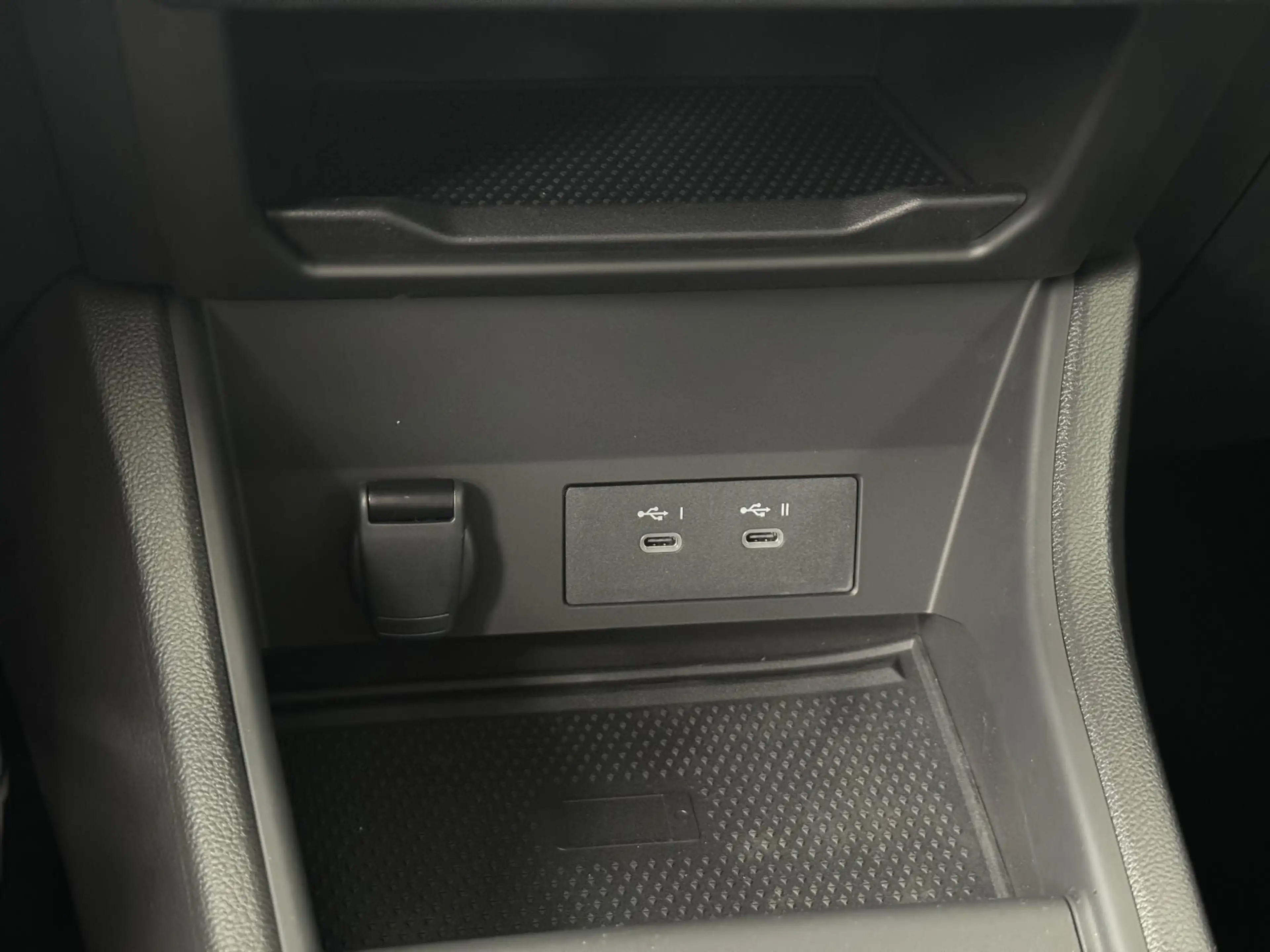 Mitsubishi Grandis 1.8 HEV Intense | DEMO | Apple Carplay / Android A — photo 31