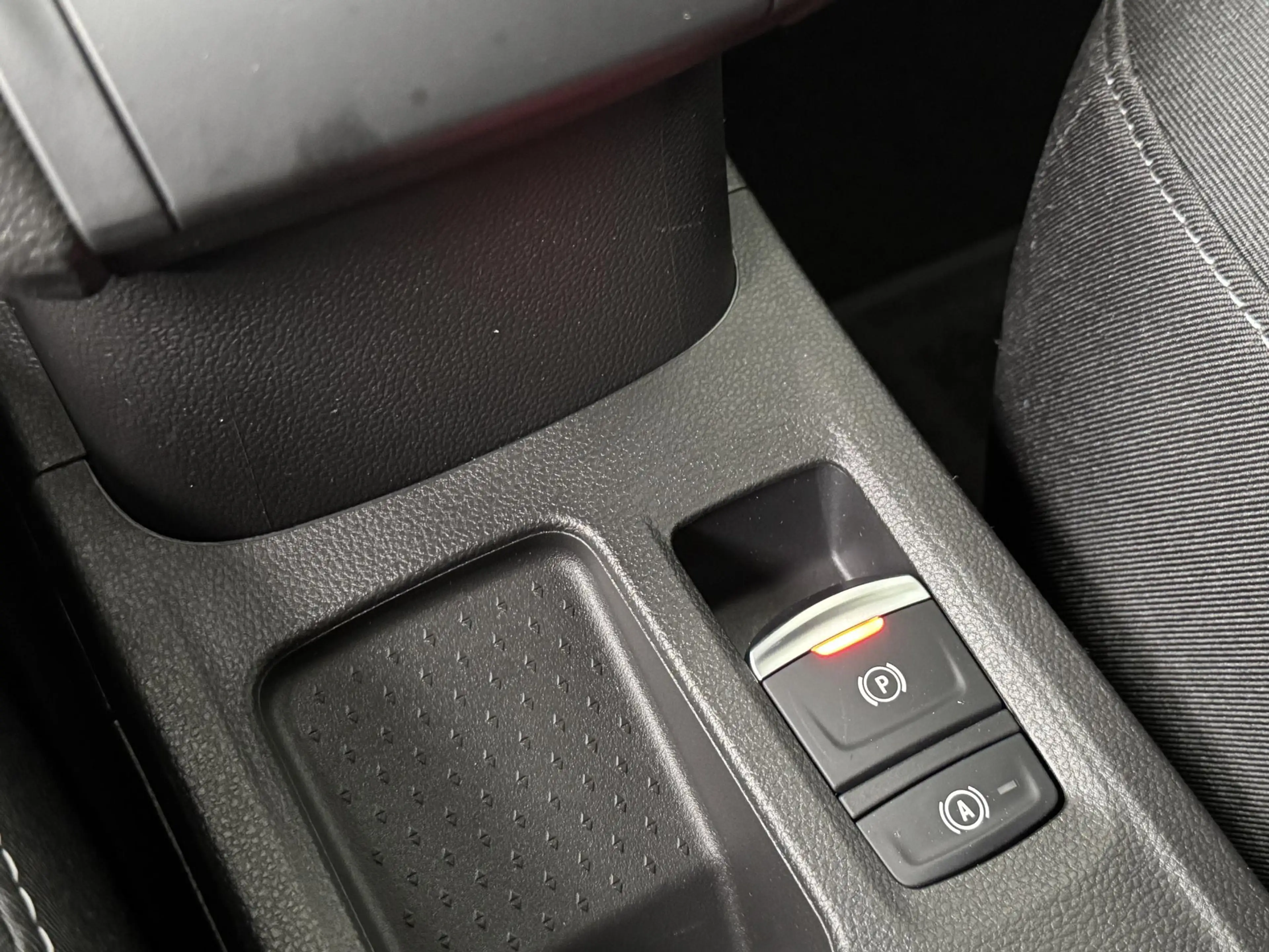 Mitsubishi Grandis 1.8 HEV Intense | DEMO | Apple Carplay / Android A — photo 18