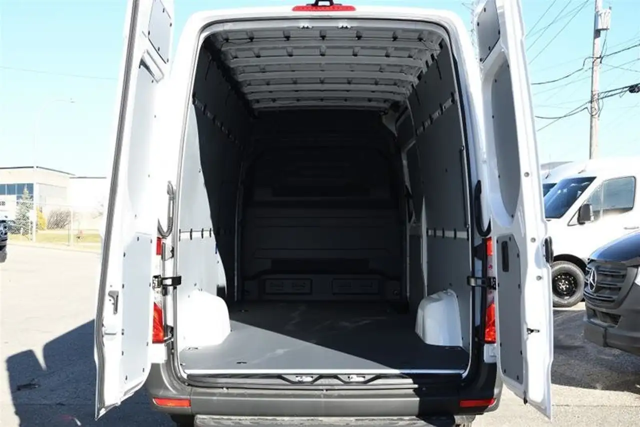 Mercedes-Benz Sprinter снимка Mercedes-Benz Sprinter