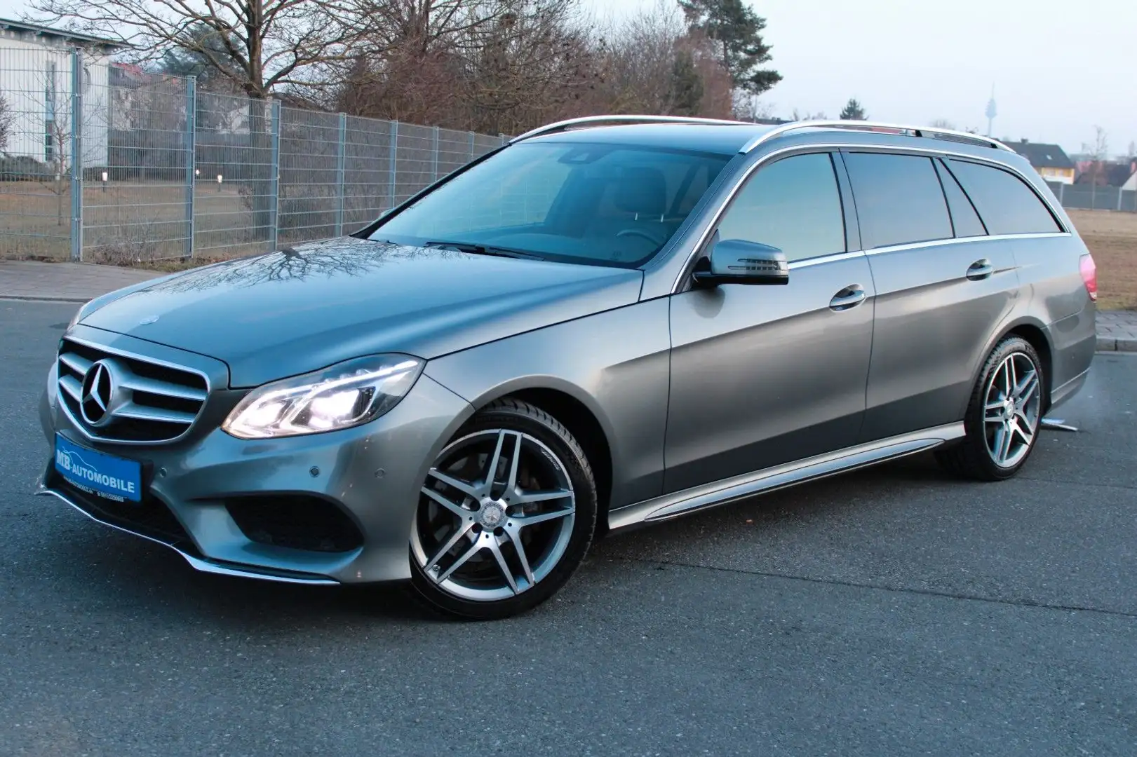 Mercedes-Benz E 220 E220d BlueTec 4Matic Avantgarde AMG-Line Leder Gris - 2