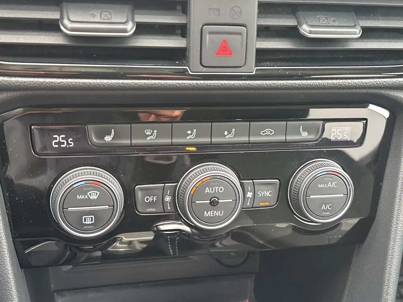 Volkswagen Taos снимка Volkswagen Taos