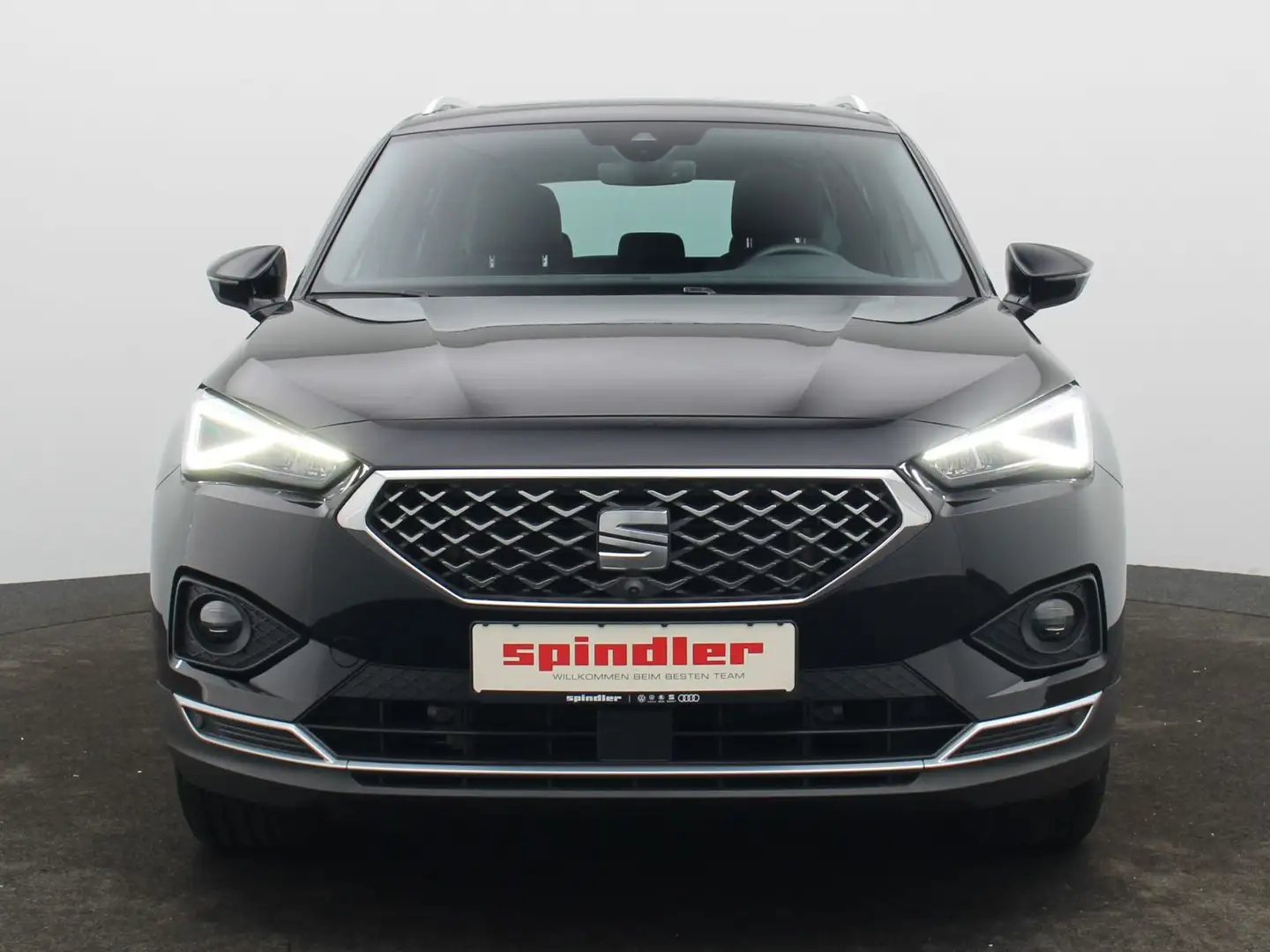 SEAT Tarraco Xcellence 2.0 TSI DSG / LED, Pano, 360° Schwarz - 2