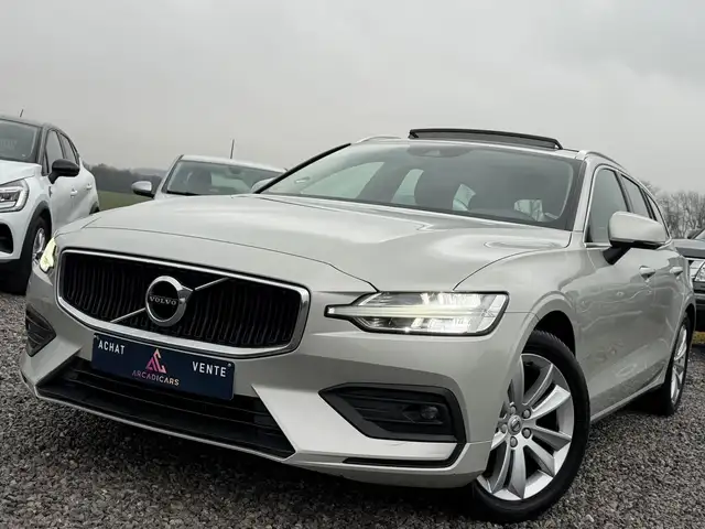 Volvo V60 Toit pano - Navigation - Att remorque - Garantie