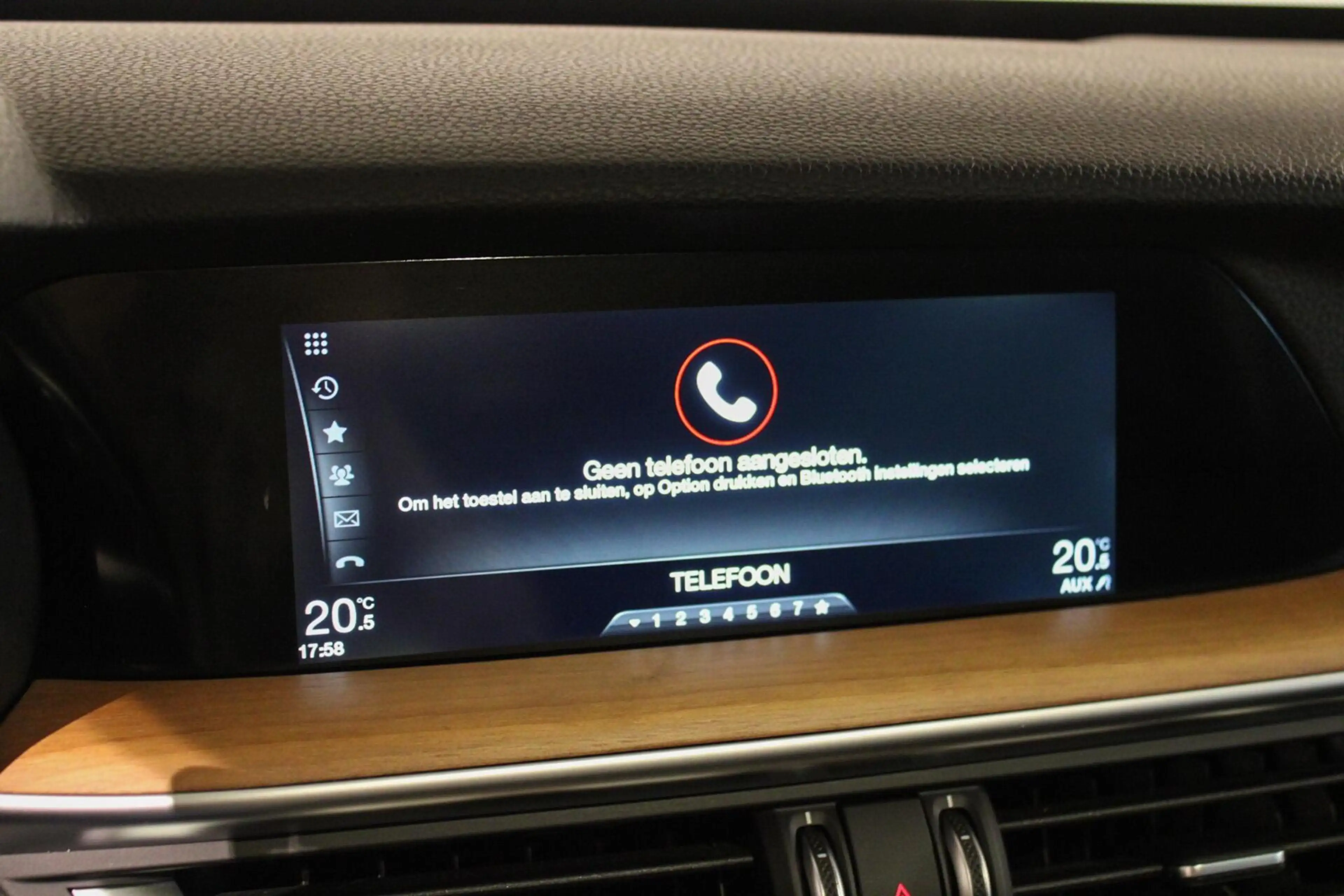 Alfa Romeo Stelvio 2.0 T AWD Q4 First Edition PANO | LEER — photo 49