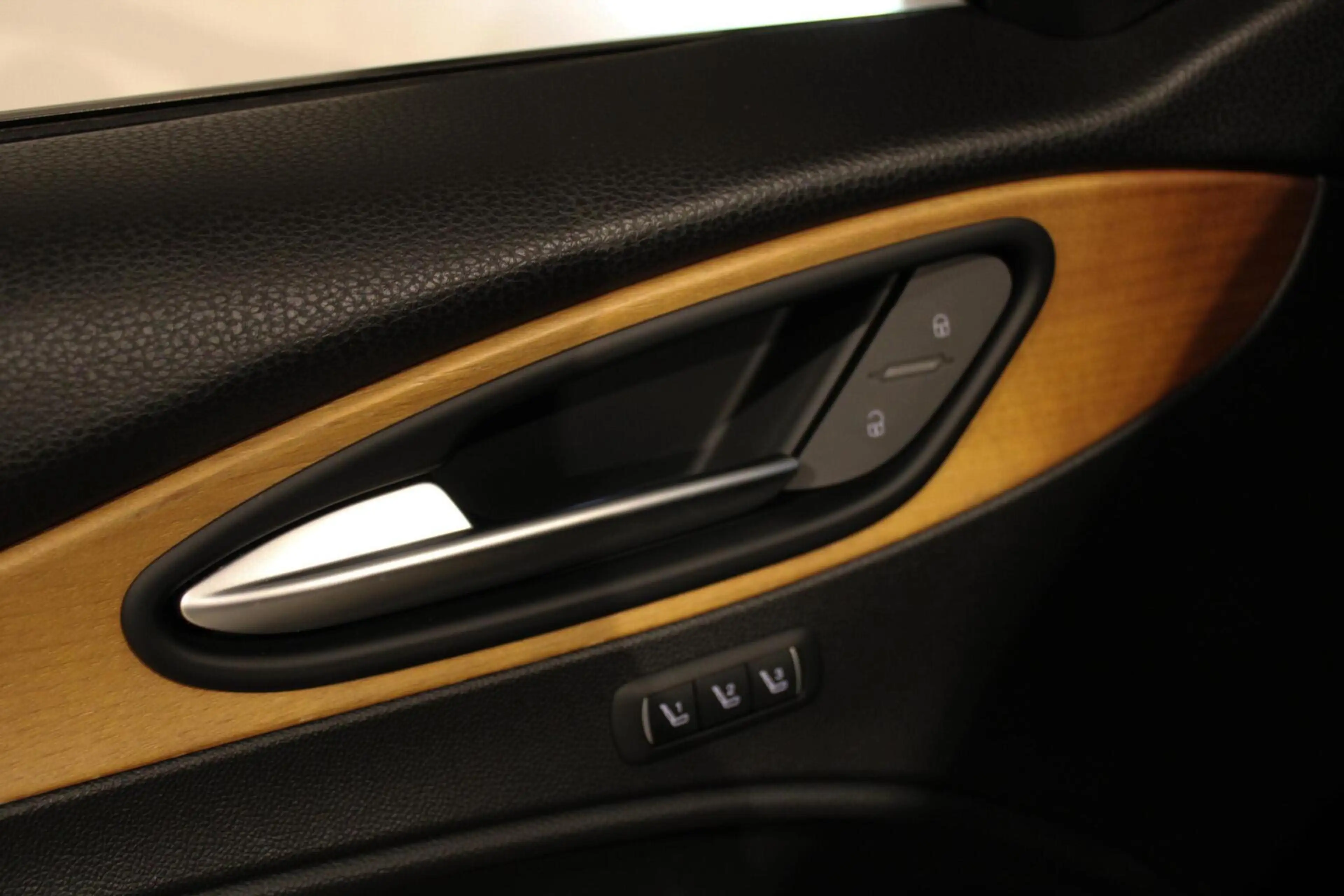 Alfa Romeo Stelvio 2.0 T AWD Q4 First Edition PANO | LEER — photo 31