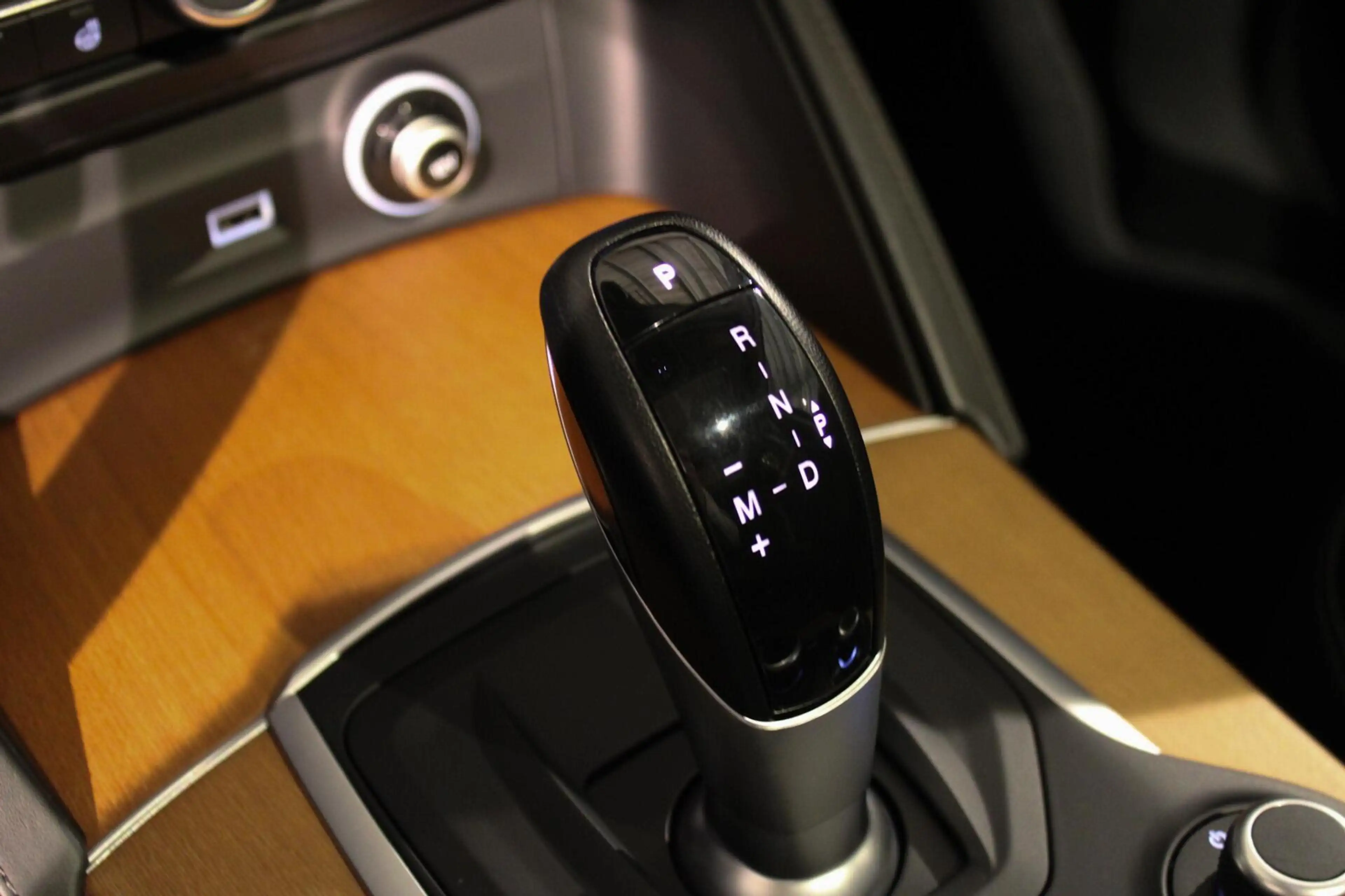 Alfa Romeo Stelvio 2.0 T AWD Q4 First Edition PANO | LEER — photo 44