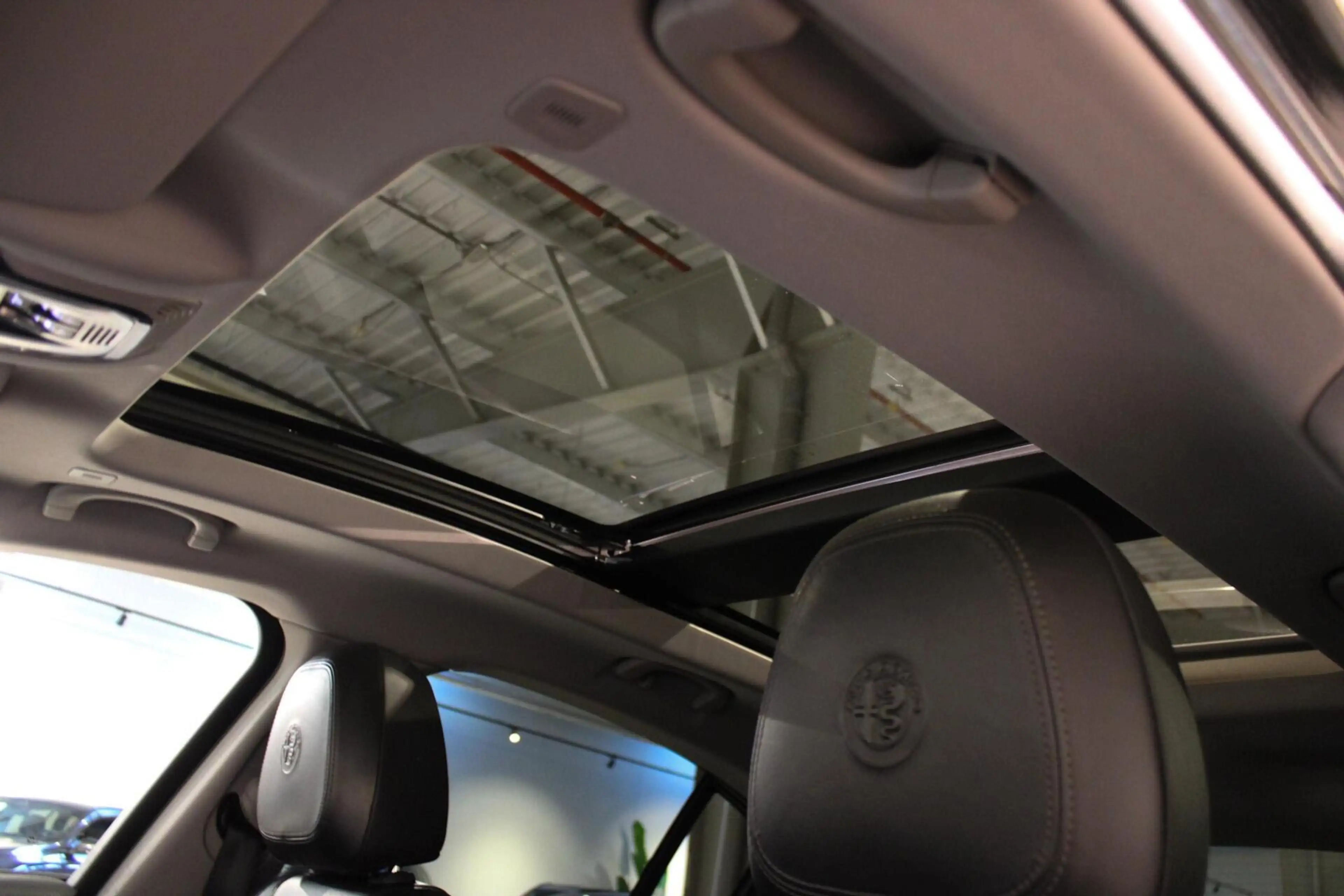 Alfa Romeo Stelvio 2.0 T AWD Q4 First Edition PANO | LEER — photo 14