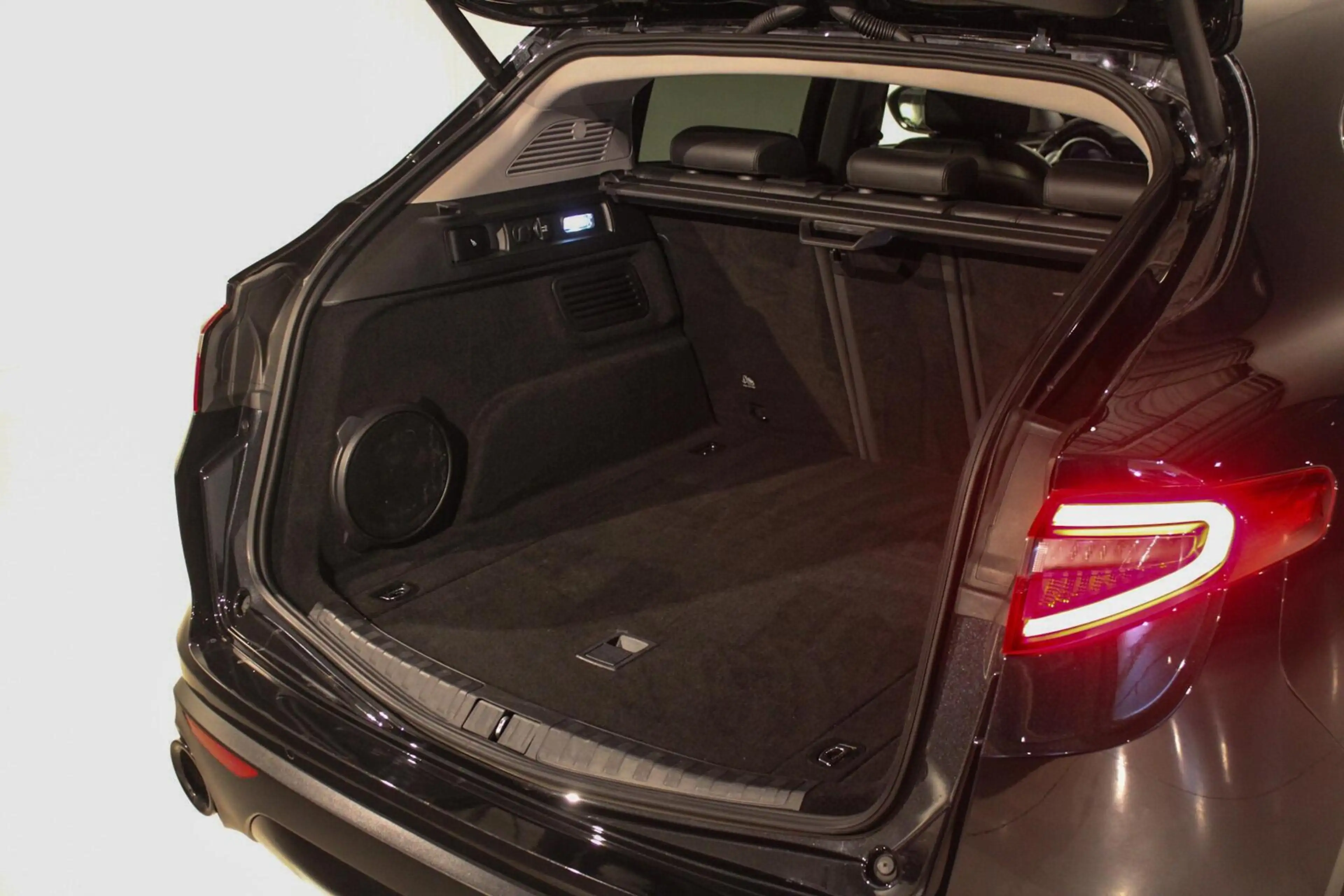 Alfa Romeo Stelvio 2.0 T AWD Q4 First Edition PANO | LEER — photo 16