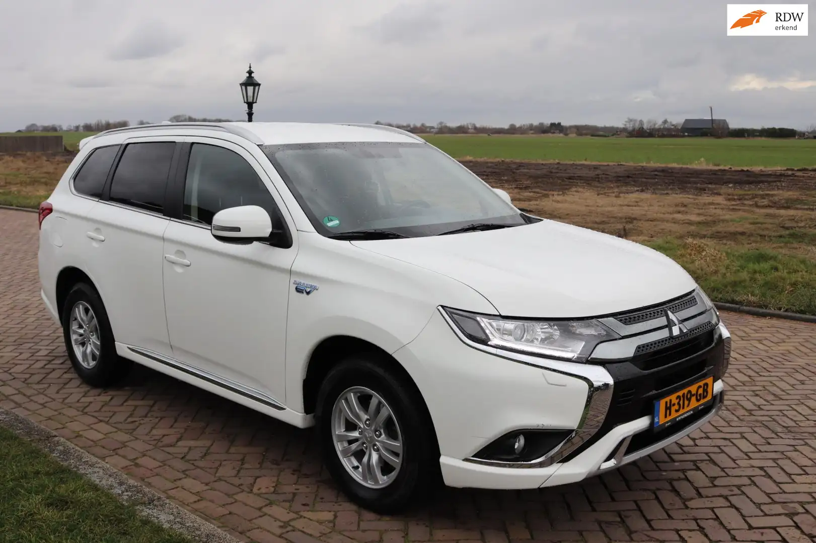 Mitsubishi Outlander 2.4 PHEV Pure AUT CAMERA 2020 **13499**NETTO** Blanc - 1
