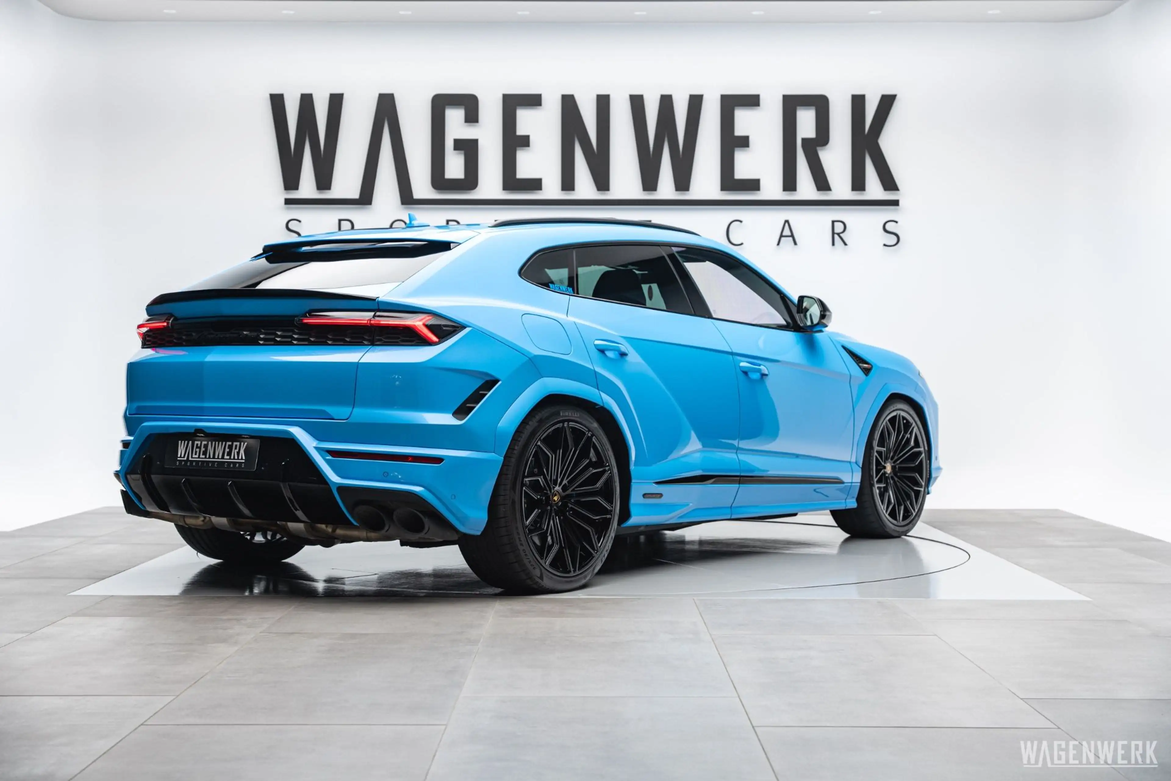 Lamborghini Urus SE AD-PERSONAM MY2025 FULL-CARBON PANORAMA BICOLOR — photo 3