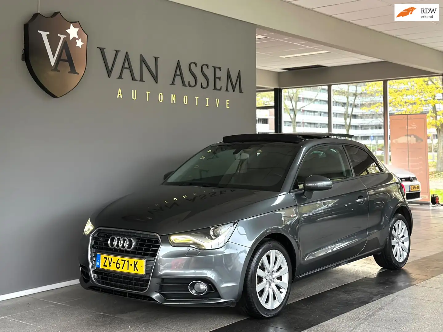 Audi A1 1.2 TFSI|S-LINE|PANORAMA|STOELVERWARM| NWE KETTING Gris - 1