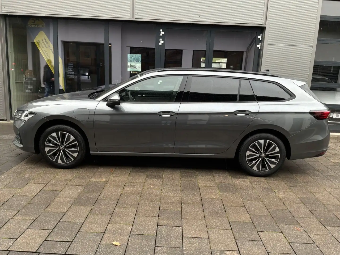Skoda Superb Combi 1.5 TSI iV 150 kW Selection Gri - 1