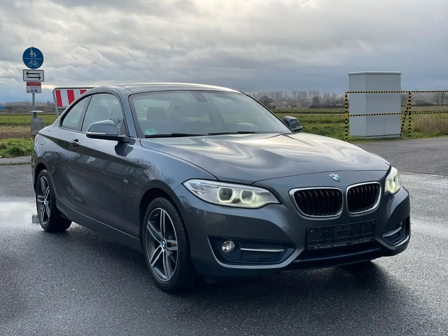 BMW 218 i Coupe Sport Line Xenon Navi PDC 2.Hand Gris - 1