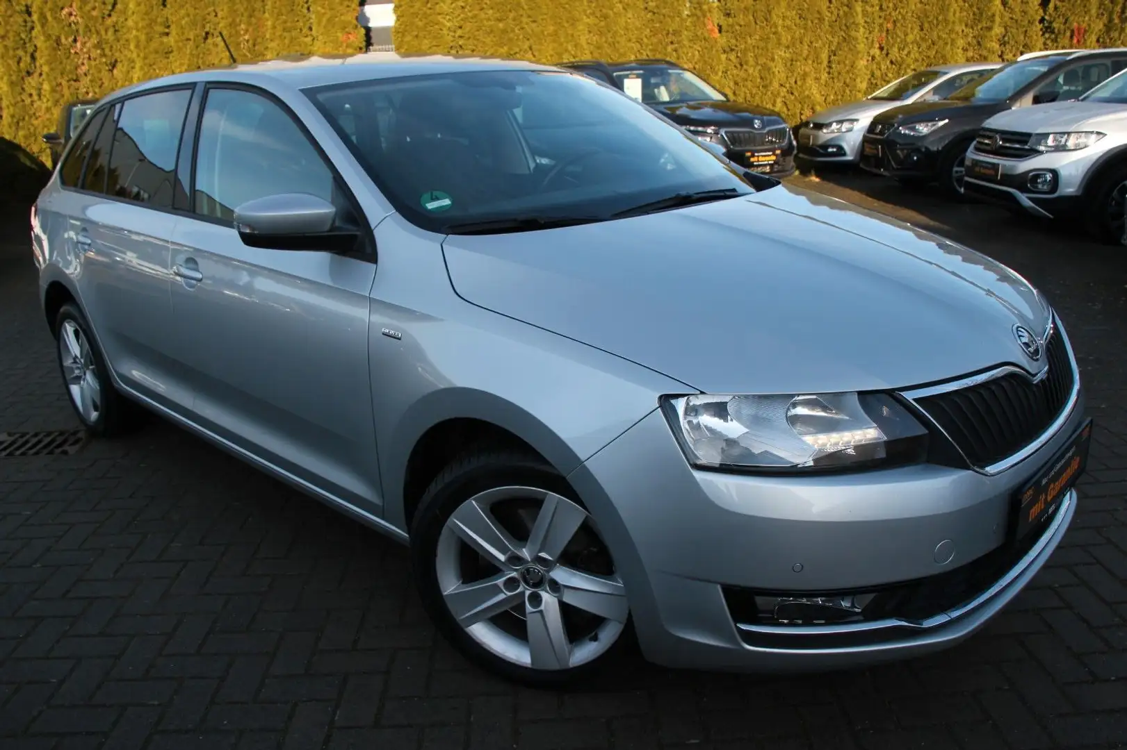 Skoda Rapid/Spaceback Spaceback Clever DSG Klima/Sitzhz/PDC/Alu Plateado - 2