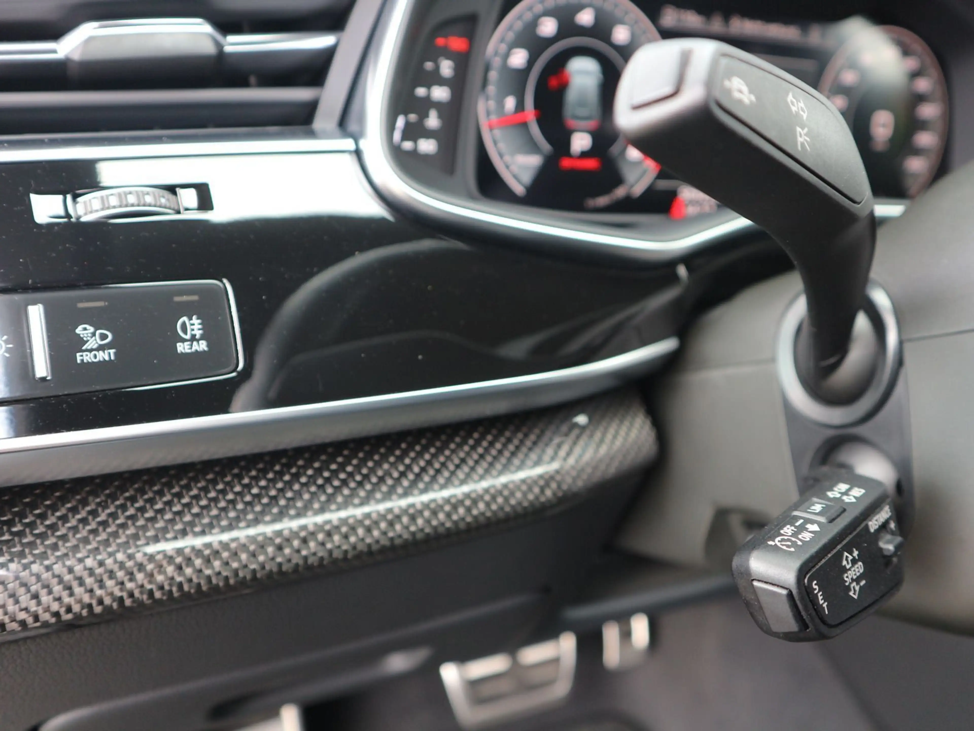 Audi SQ8 4.0 TFSI quattro AHK*PANO*B&O*HUD*ACC*CARPLA — photo 9