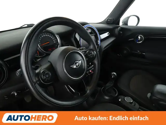 Mini Hatch view 11
