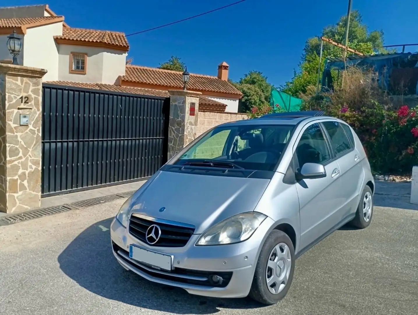 Mercedes-Benz A 180 180CDI Exclusive Edition Plateado - 1