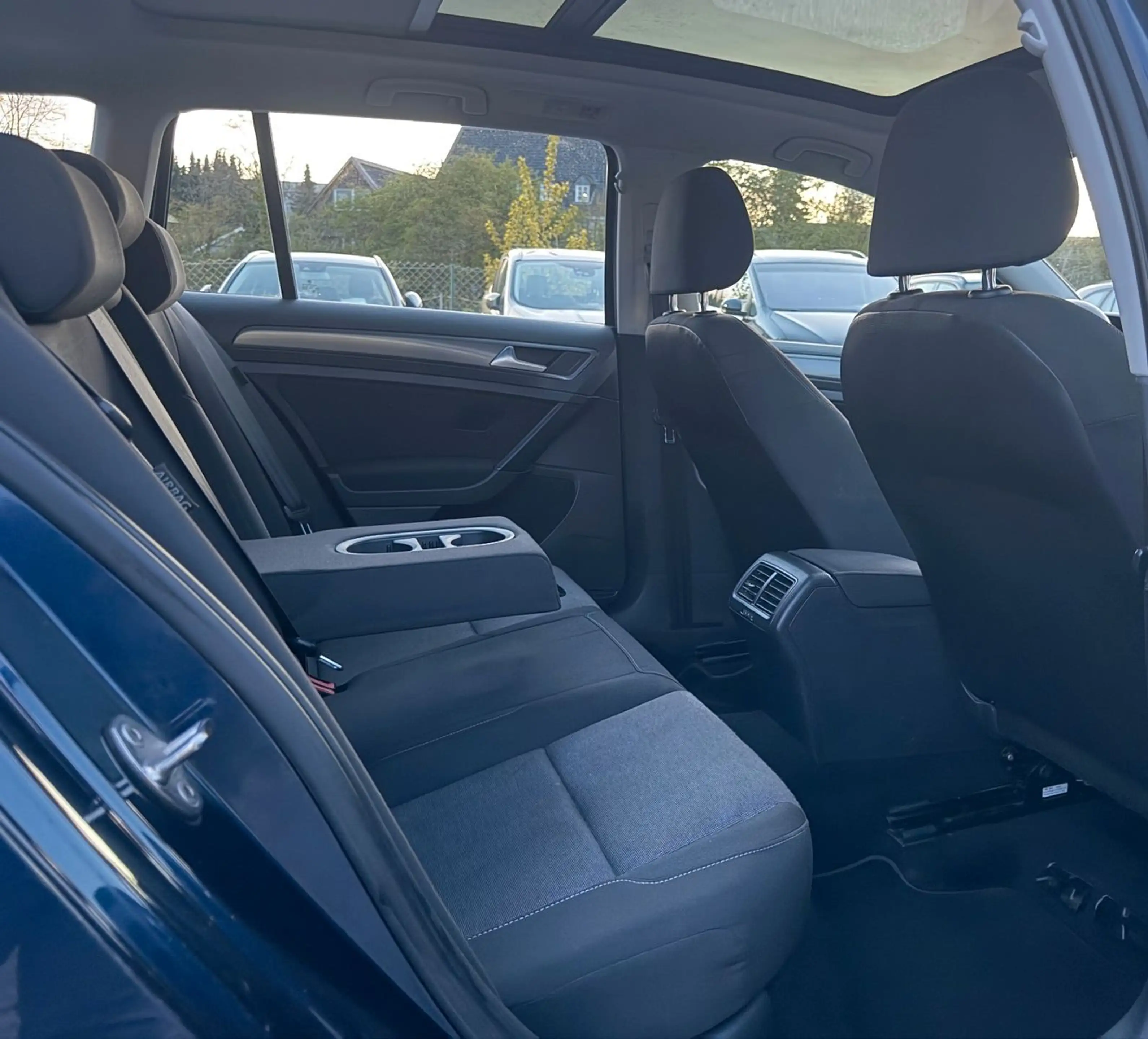 Volkswagen Golf VII Variant Trendline BMT°PANO°TEMP°PDC°SHZ — photo 13