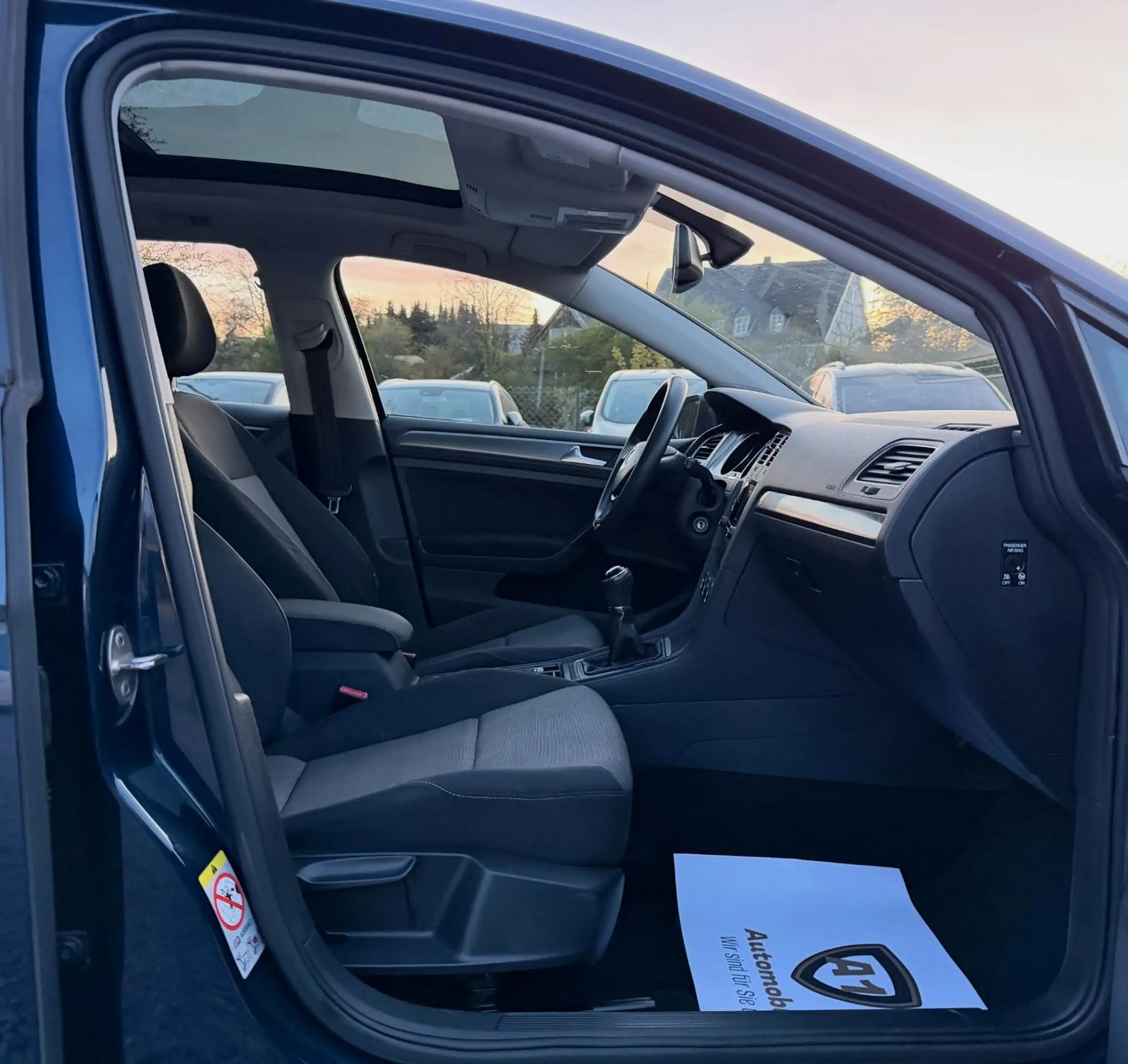 Volkswagen Golf VII Variant Trendline BMT°PANO°TEMP°PDC°SHZ — photo 11