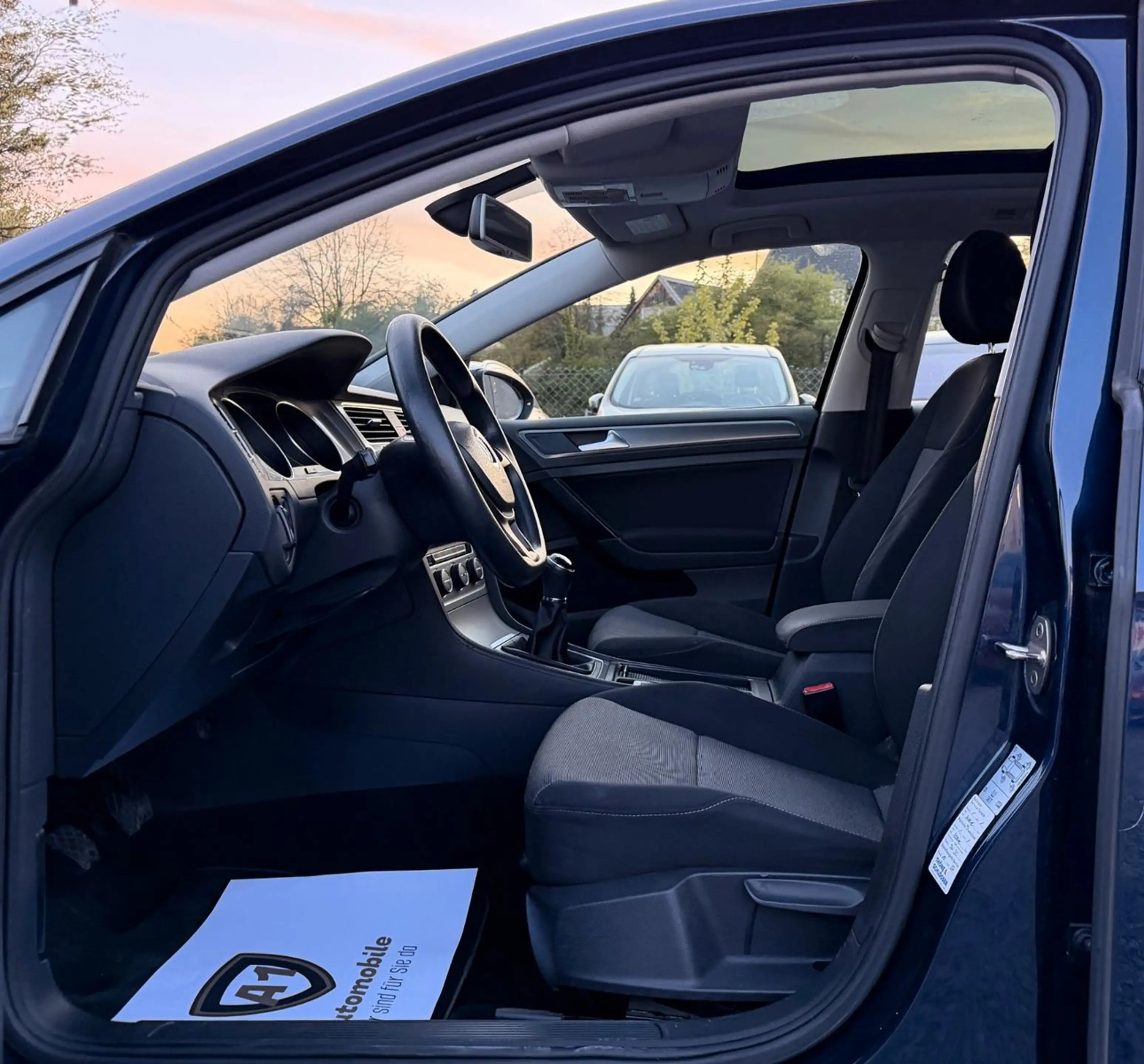 Volkswagen Golf VII Variant Trendline BMT°PANO°TEMP°PDC°SHZ — photo 8