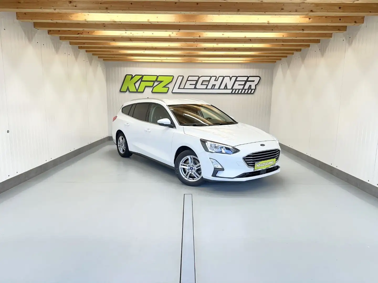 Ford Focus Turnier 1.5 EcoBl. "AHK*NAVI*R-KAM*LED" Weiß - 1