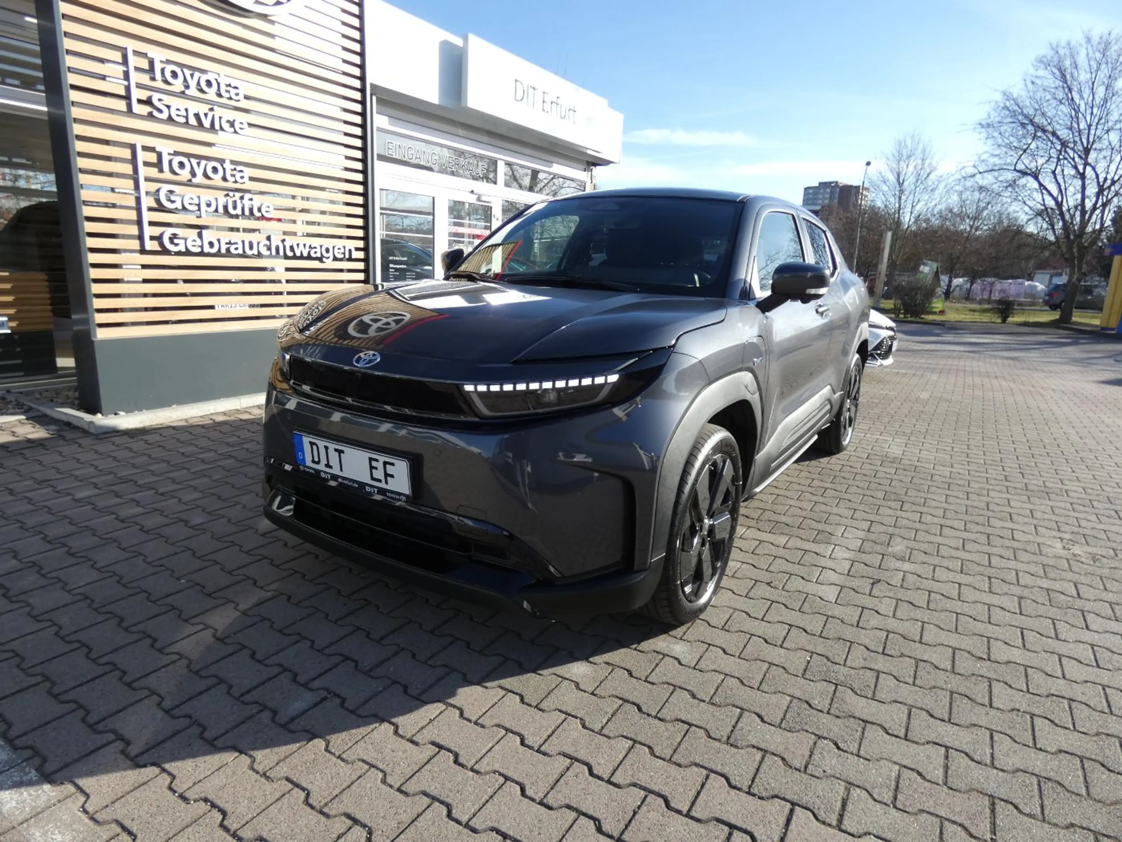 Toyota Urban Cruiser FWD Lounge ACC+LED+Pano+SD+SHZ+360