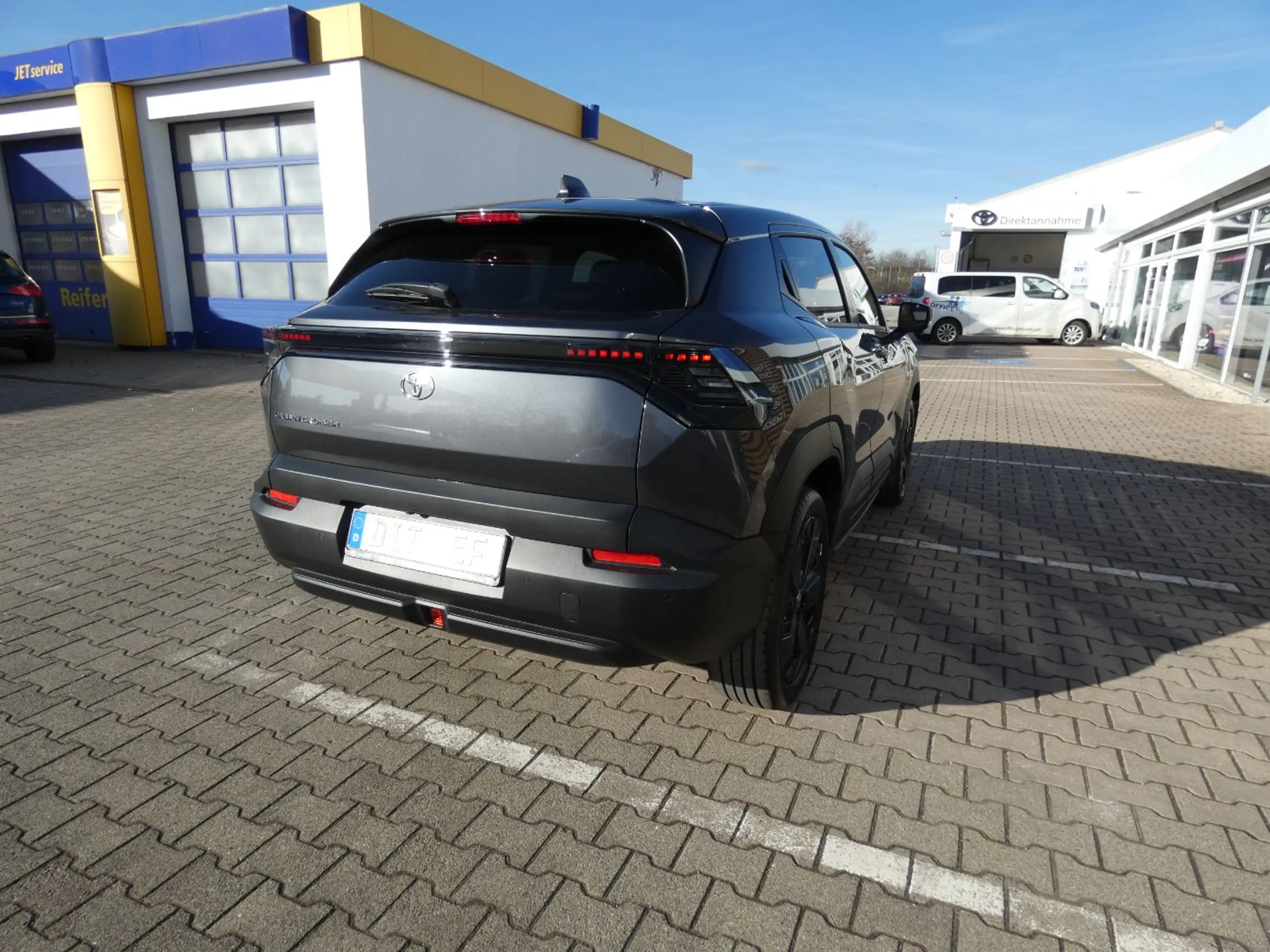 Toyota Urban Cruiser FWD Lounge ACC+LED+Pano+SD+SHZ+360 — photo 4