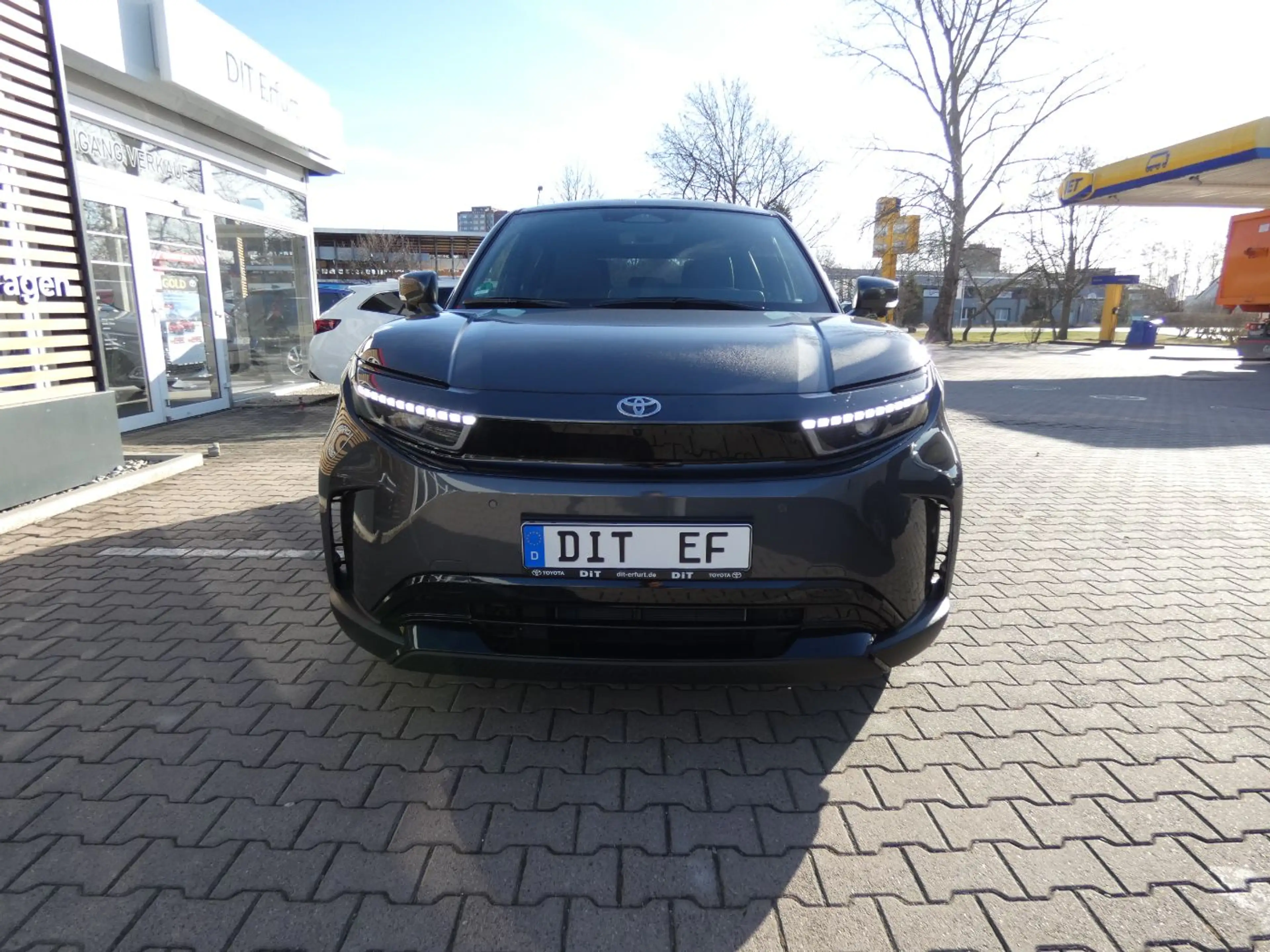 Toyota Urban Cruiser FWD Lounge ACC+LED+Pano+SD+SHZ+360 — photo 6