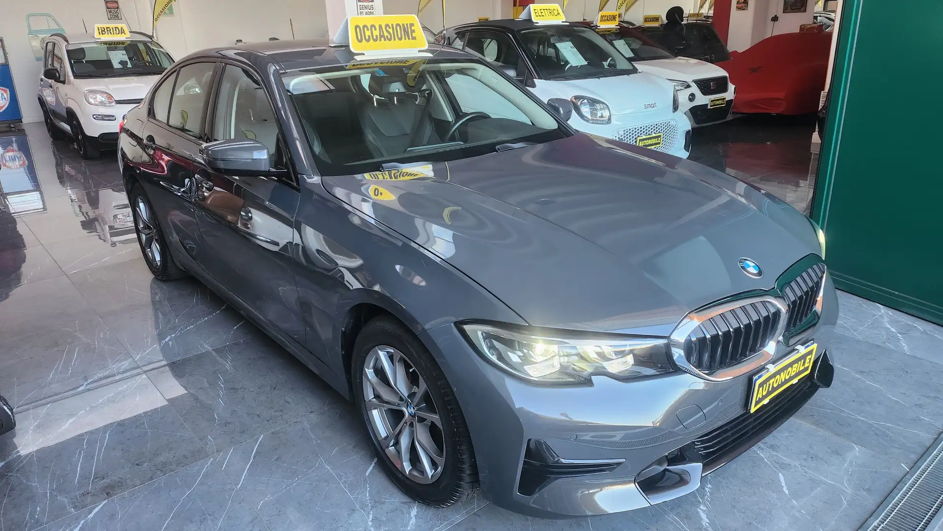 BMW 320 320i Sport auto Targa GJ261AW Grau - 2