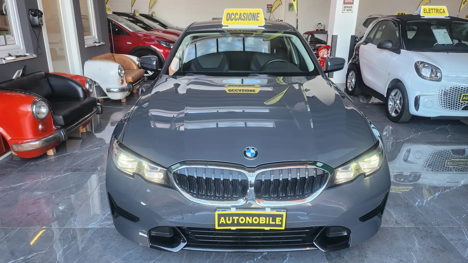 BMW 320 320i Sport auto Targa GJ261AW Grau - 1
