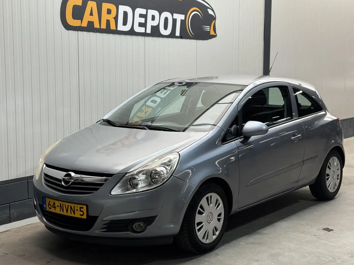 Opel Corsa 1.2-16V Essentia Grau - 1