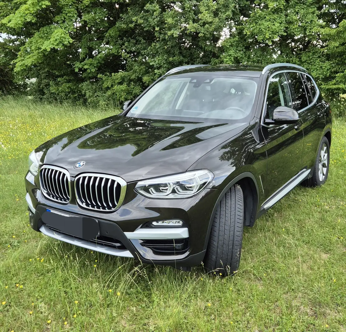 BMW X3 xDrive 20 d xLine Brown - 1