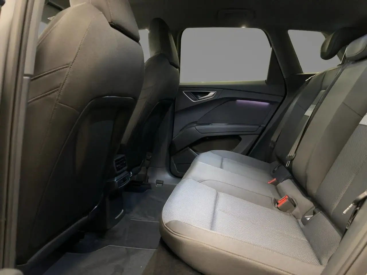 Audi Q4 e-tron 40 150 kW VIRTUAL LED NAVI DAB PDC 12