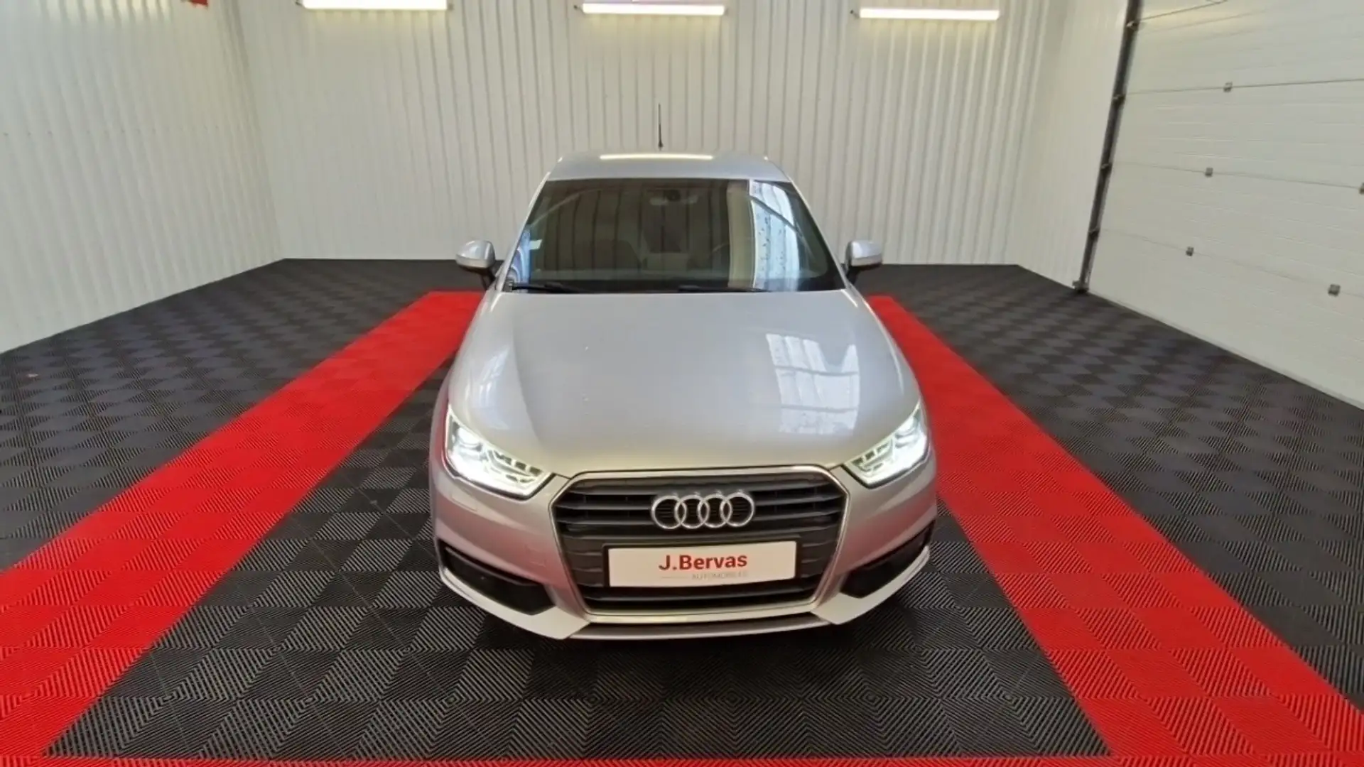 Audi A1 1.4 TDI 90 S tronic S line - 2