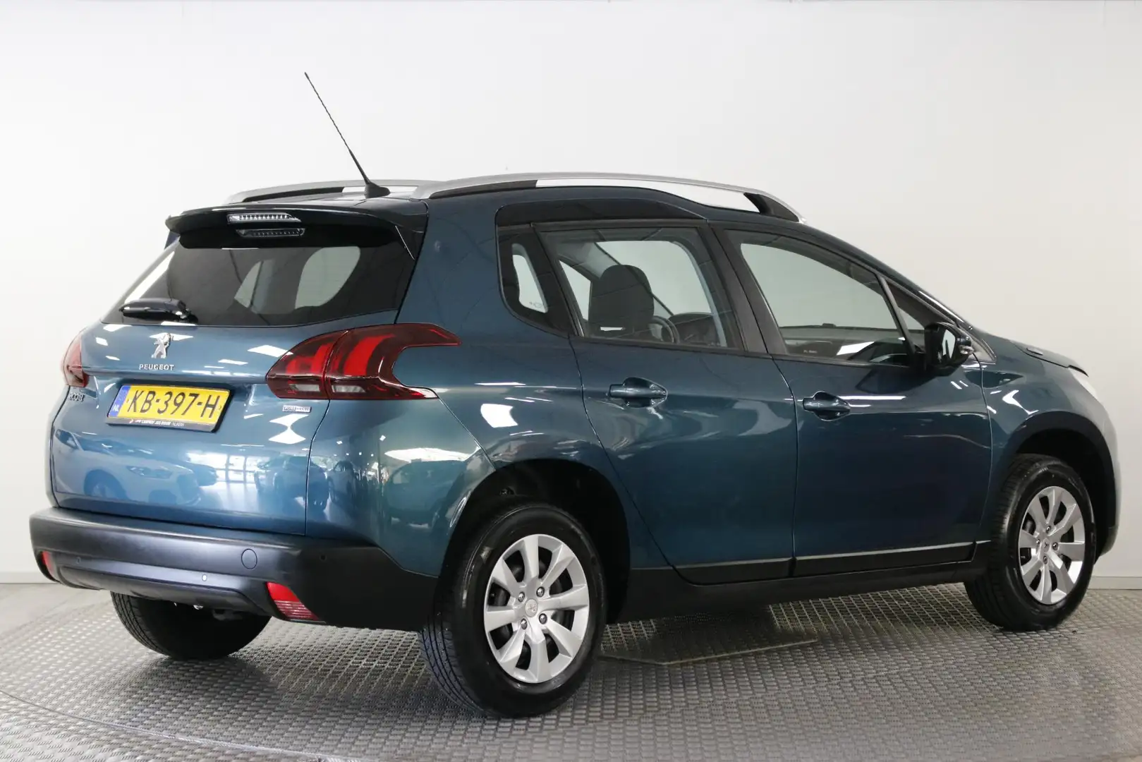 Peugeot 2008 1.2 PureTech Blue Lion Distr. riem V.V. | Airco | Groen - 2