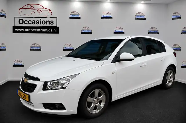Chevrolet Cruze 1.6 LT