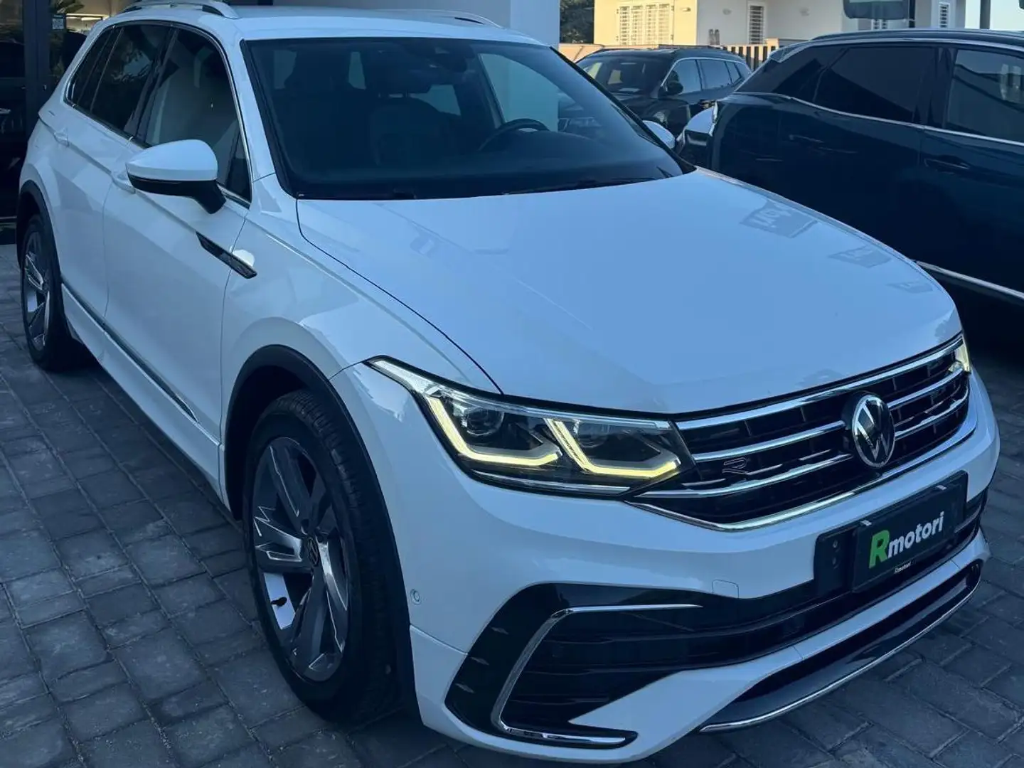 Volkswagen Tiguan Tiguan 2.0 tdi R-Line dsg Bianco - 1